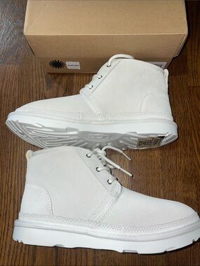 UGG Neumel Chukka boot NIB
